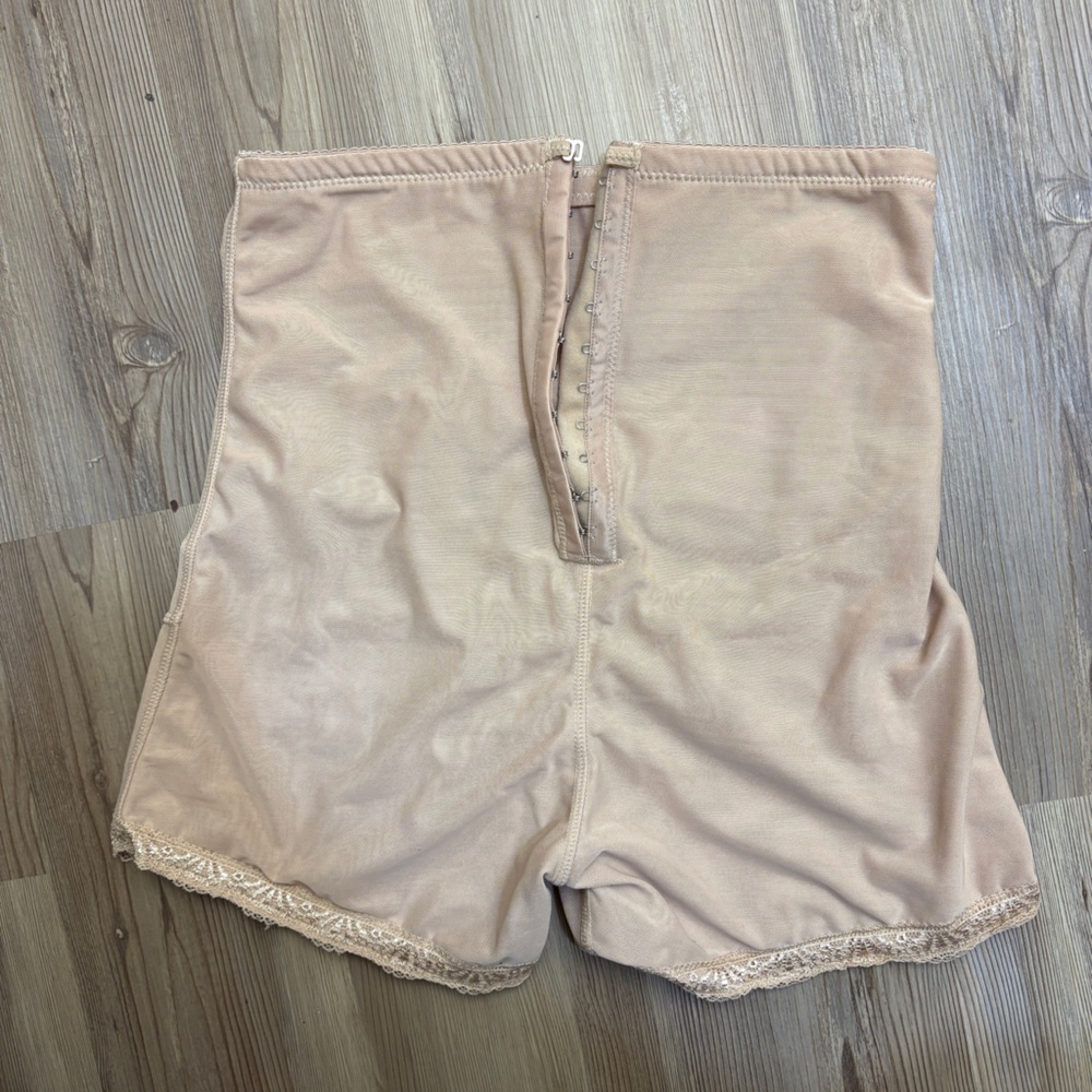 Women's Lace Trim Shapewear Shorts NEW